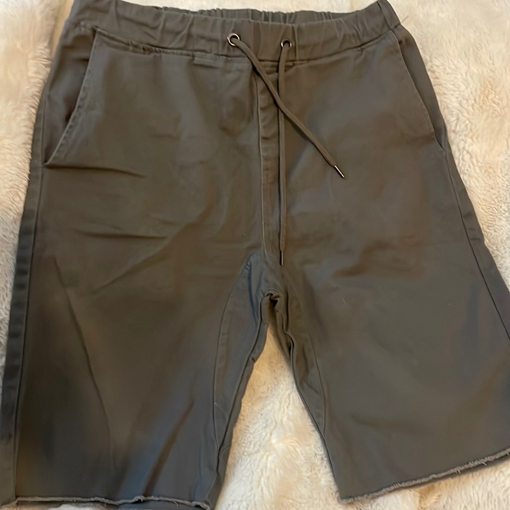 Public Opinion Cutoff Shorts Size S